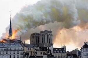 Tűzvész a párizsi Notre-Dame-ban